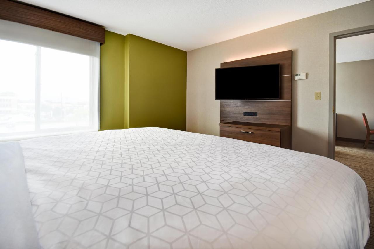 Holiday Inn Express Newport North - Middletown By Ihg Exterior photo