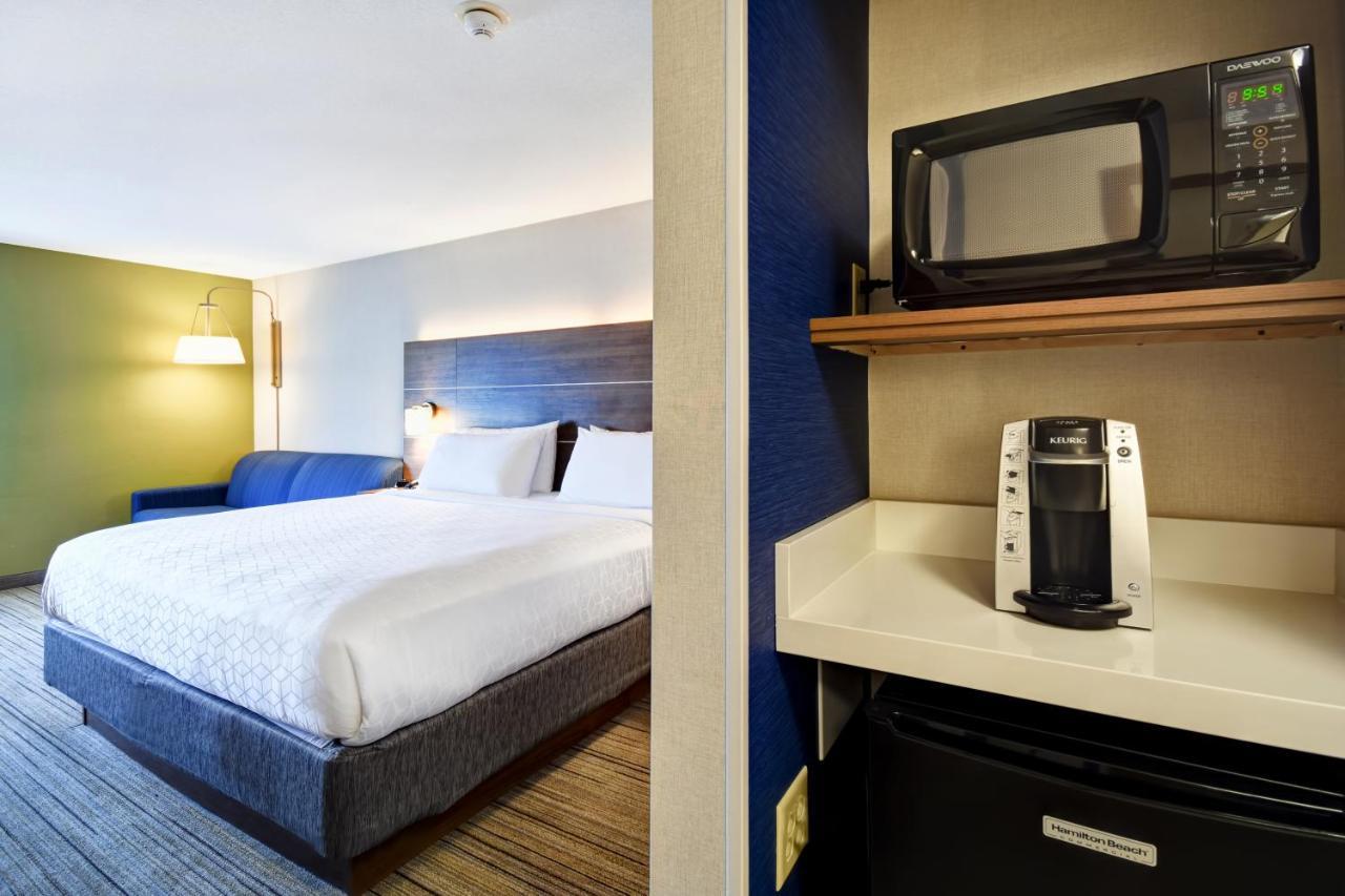 Holiday Inn Express Newport North - Middletown By Ihg Exterior photo