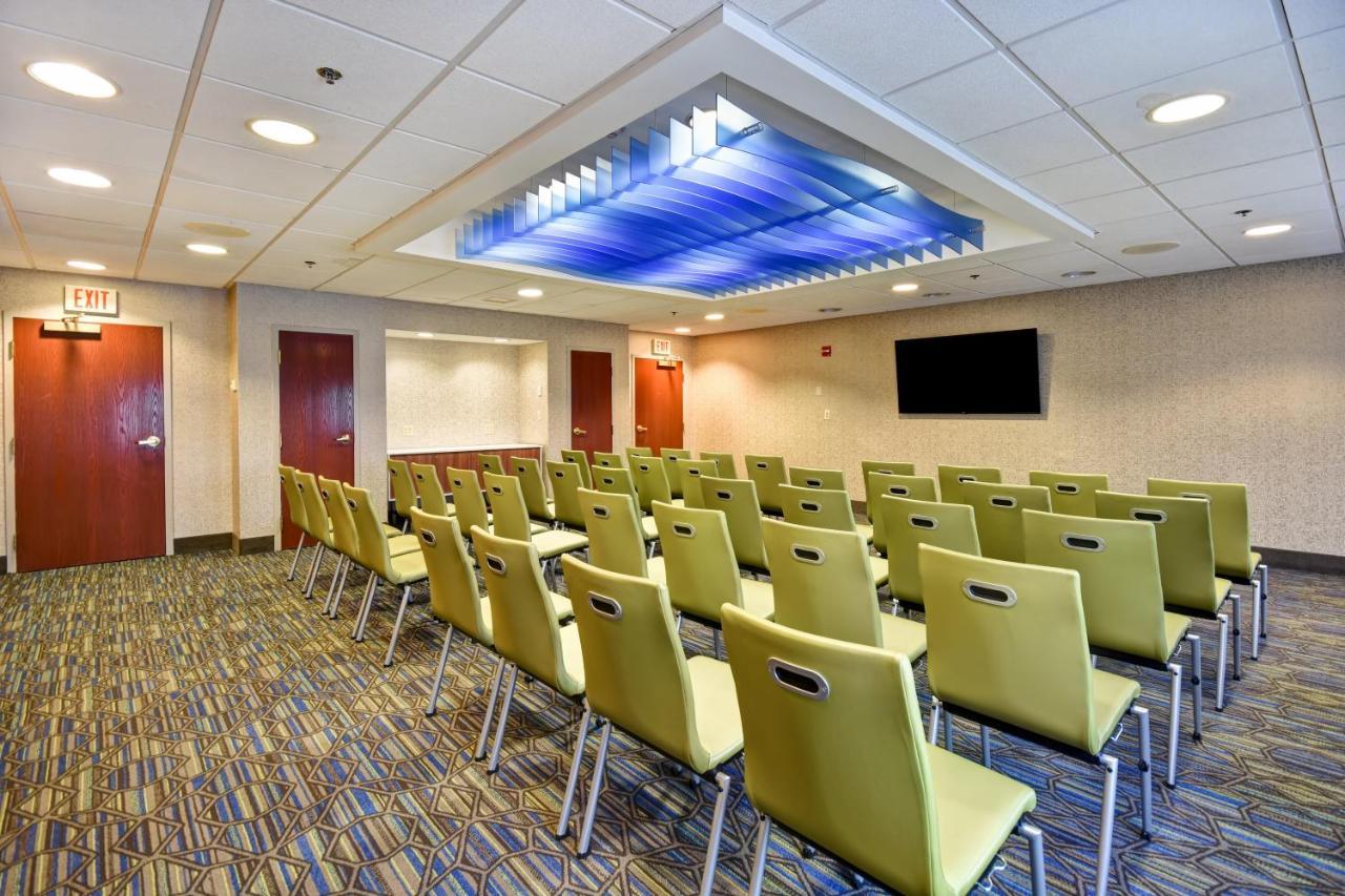 Holiday Inn Express Newport North - Middletown By Ihg Exterior photo