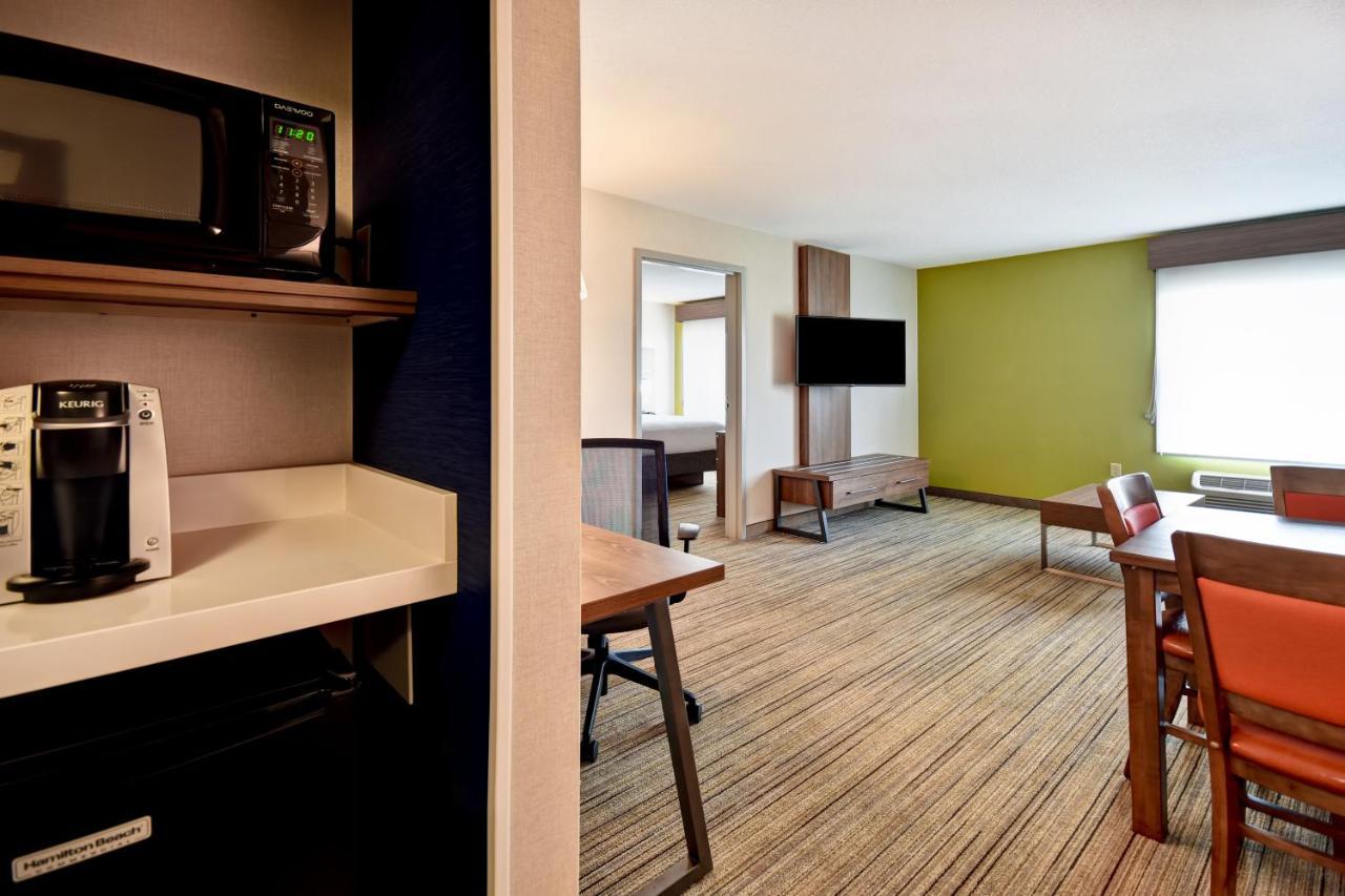 Holiday Inn Express Newport North - Middletown By Ihg Exterior photo