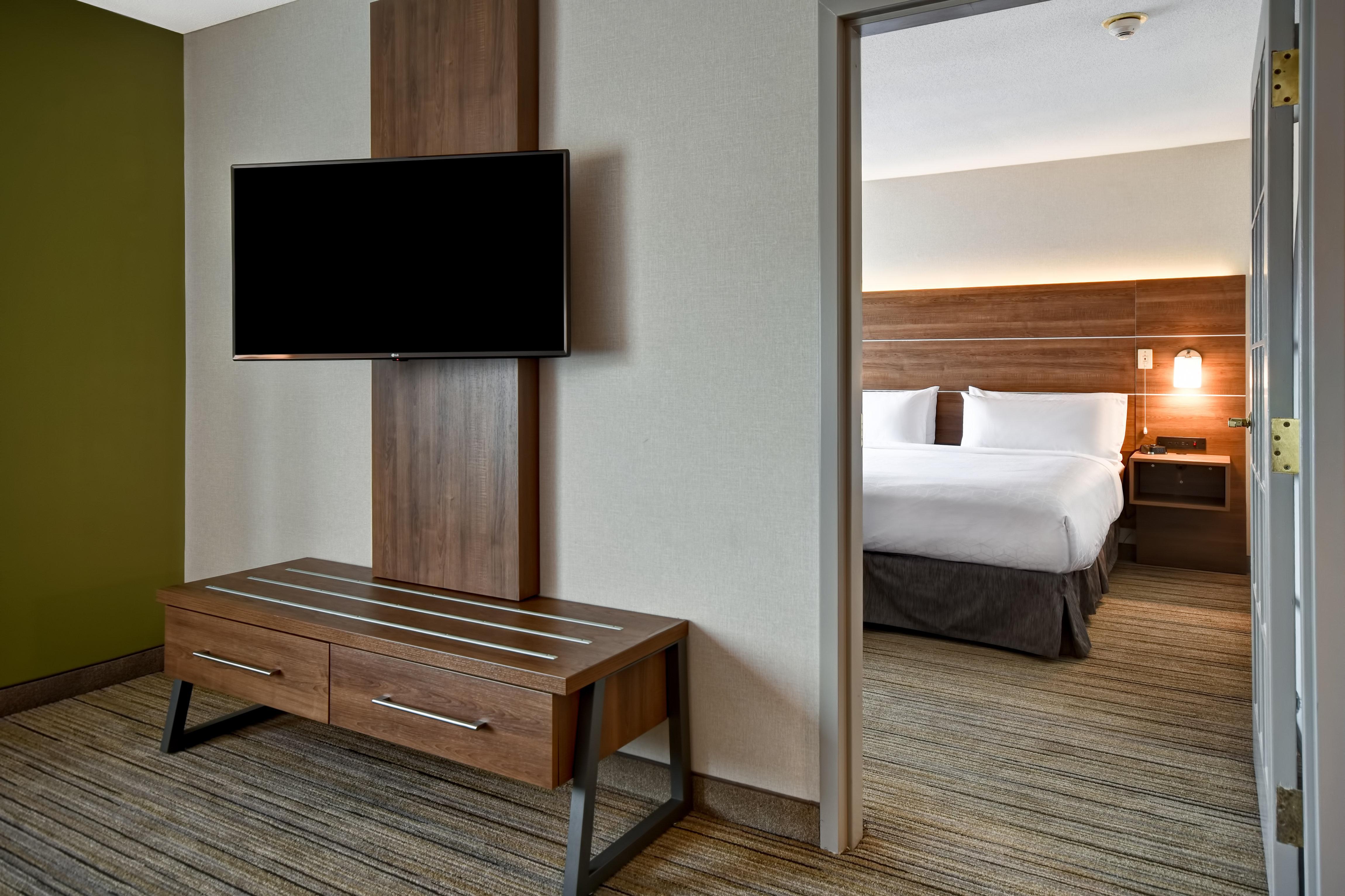 Holiday Inn Express Newport North - Middletown By Ihg Exterior photo
